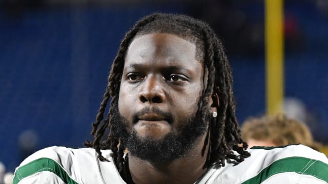 Jets' OT Carter Warren